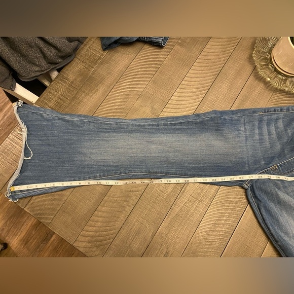 Judy Blue pull on jeans super flare raw hem - Picture 9 of 10